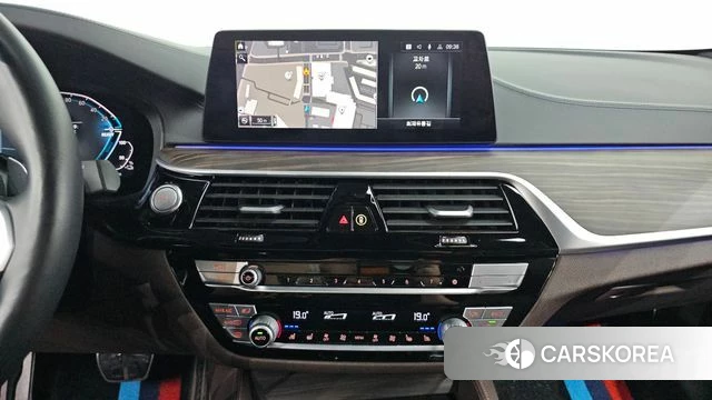 BMW 5 Series (G30) 2020 Белый из Кореи, фото 3