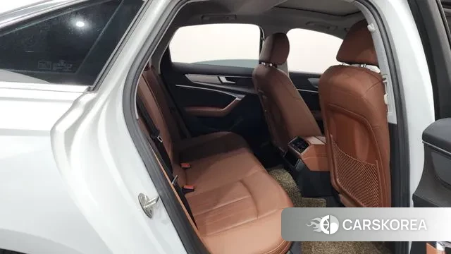 Audi A6 (C8) 2021 Белый из Кореи, фото 3