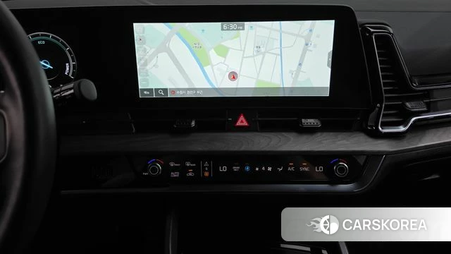 Kia Sportage 5th Generation Hybrid 2024 Белый из Кореи, фото 3