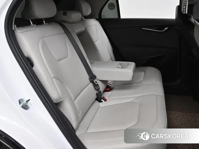 Kia Di Ol Nu Niro 2022 Белый из Кореи, фото 3