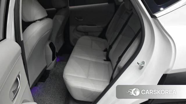 Hyundai Kona (SX2) 2023 Белый из Кореи, фото 3