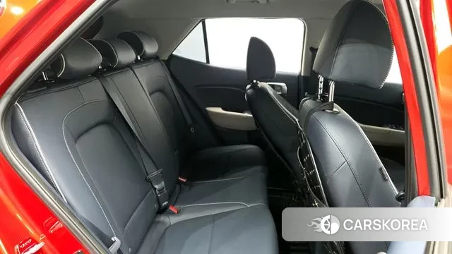 Hyundai Venue 2021 Красный из Кореи, фото 3