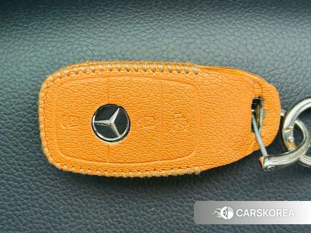 Mercedes-Benz Class A (imported) 2023 Белый из Китая, фото 3
