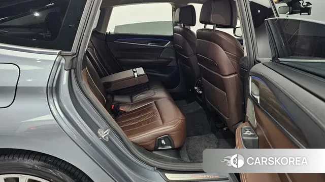 BMW 6 Series GT (G32) 2018 Светло-серебряный цвет из Кореи, фото 3