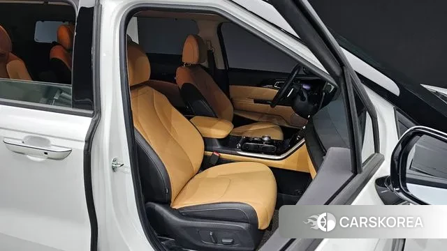 Kia Carnival 4th generation 2023 Белый из Кореи, фото 3