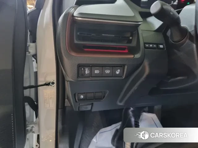 Toyota Prius 5th Generation 2023 Белый из Кореи, фото 3