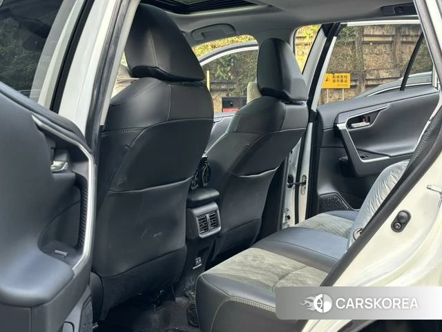 Toyota RAV4 Rongfang 2022 Белый из Китая, фото 3