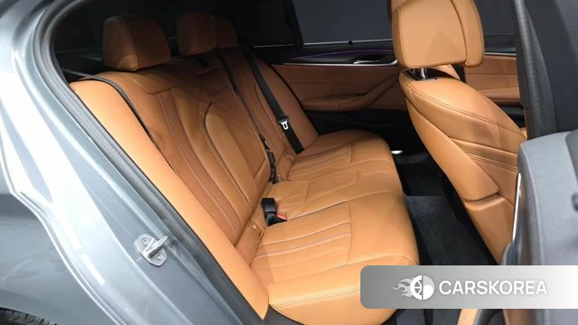 BMW 5 Series (G30) 2022 Серебристо-серый из Кореи, фото 3