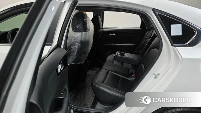 Kia The New K3 2nd generation 2021 Белый из Кореи, фото 3
