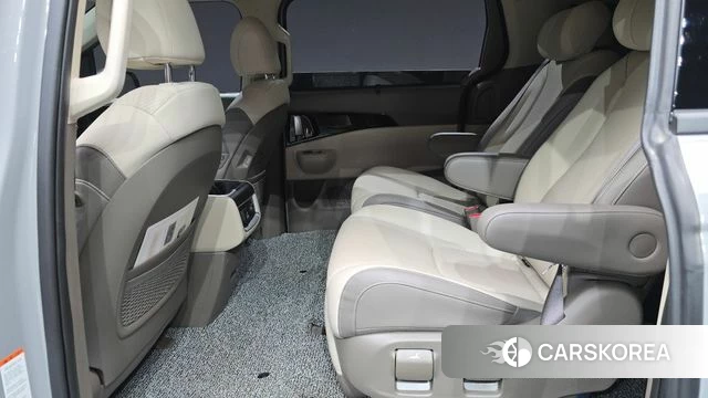 Kia The New Carnival 4th Generation 2024 Серебристо-серый из Кореи, фото 3
