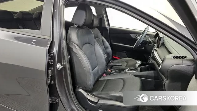 Kia The New K3 2nd generation 2022 Серый из Кореи, фото 3