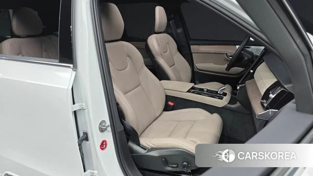 Volvo XC90 second Generation 2026 Белый из Кореи, фото 3
