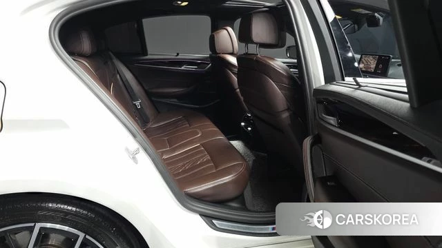 BMW 5 Series (G30) 2022 Белый из Кореи, фото 3