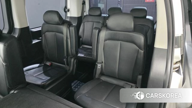 Hyundai Staria 2023 Белый из Кореи, фото 3
