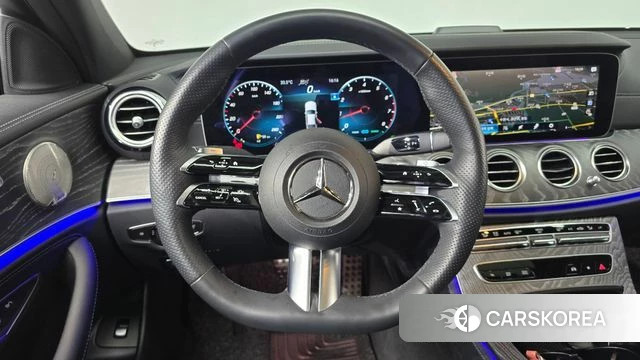 Mercedes-Benz E-Class W213 2023 Белый из Кореи, фото 3