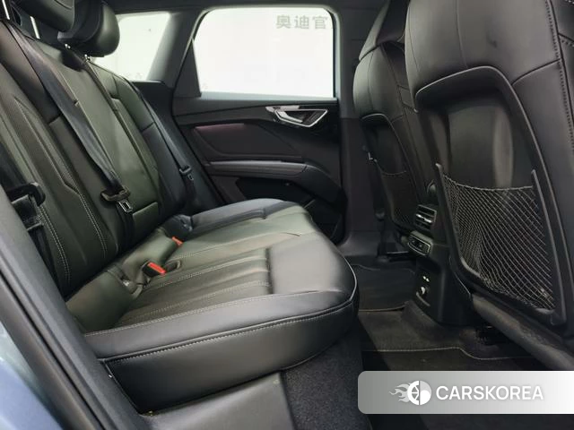 Audi Q4 e-tron 2024 Синий из Китая, фото 3