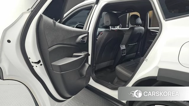 Chevrolet (GM Daewoo) Trax Crossover 2023 Белый из Кореи, фото 3