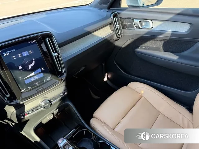 Volvo XC40 2020 Белый из Кореи, фото 3