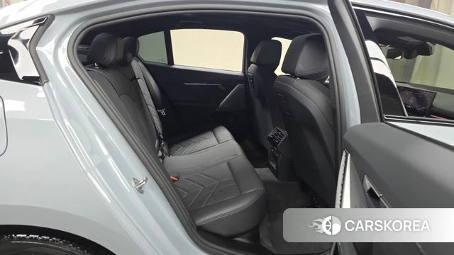 BMW 5 Series (G60) 2024 Небесно-голубой из Кореи, фото 3