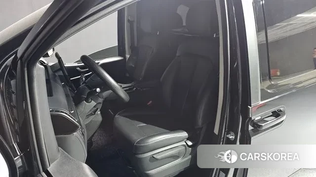 Hyundai Staria 2024 Черный из Кореи, фото 3