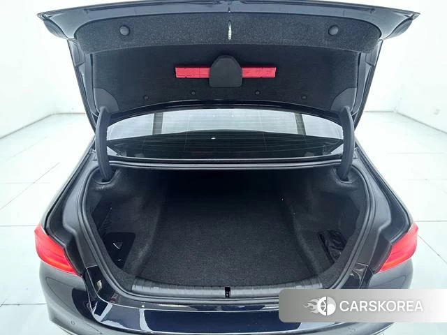 BMW 5 series (imported) 2019 Черный из Китая, фото 3