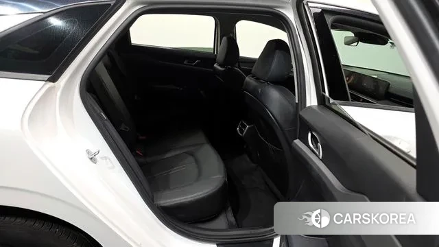 Kia The New K5 3rd generation 2024 Белый из Кореи, фото 3