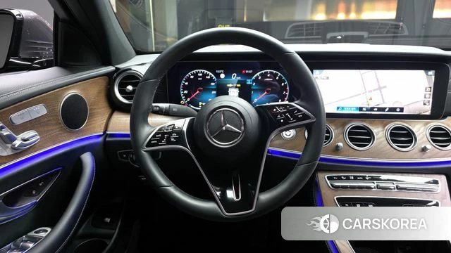 Mercedes-Benz E-Class W213 2023 Серый из Кореи, фото 3