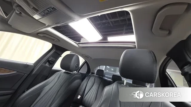 Mercedes-Benz E-Class W213 2018 Серый из Кореи, фото 3