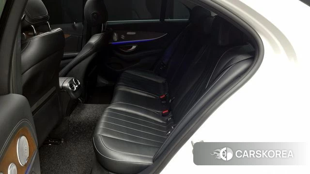 Mercedes-Benz E-Class W213 2018 Белый из Кореи, фото 3