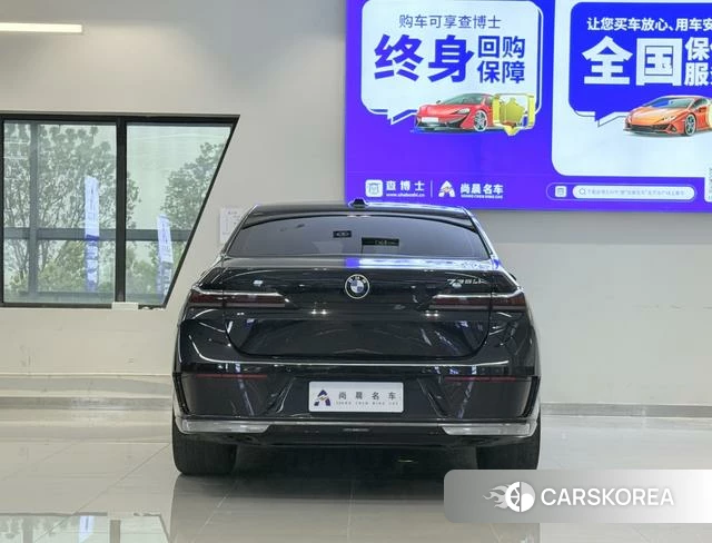 BMW 7 series 2024 Черный из Китая, фото 3