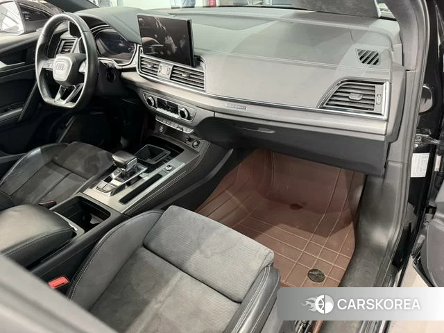 Audi Q5L Sportback 2022 Черный из Китая, фото 3