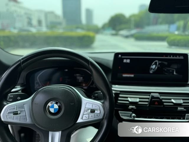 BMW 5 series 2023 Белый из Китая, фото 3