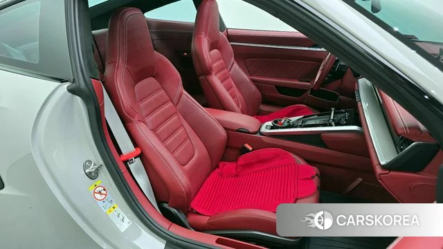 Porsche 911(992) 2022 Серебристо-серый из Кореи, фото 3