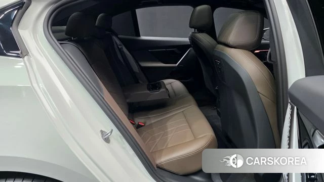 BMW 5 Series (G60) 2025 Белый из Кореи, фото 3