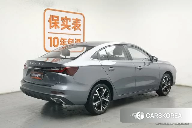 Roewe i5 2026 Темно-серый из Китая, фото 3