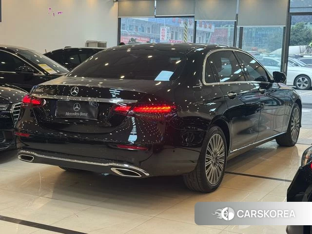 Mercedes-Benz E-class 2023 Черный из Китая, фото 3