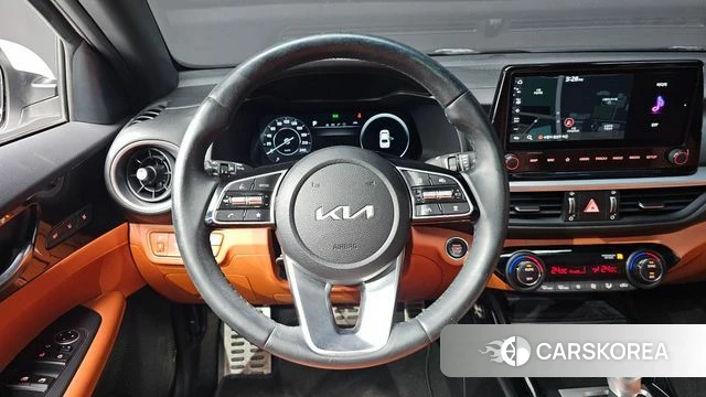 Kia The New K3 2nd generation 2023 Белый из Кореи, фото 3