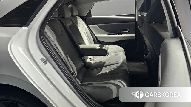 Hyundai Avante Hybrid (CN7) 2022 Белый из Кореи, фото 3