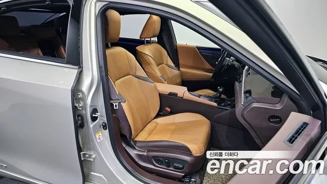 Lexus ES300h 7th generation 2019 Песочный из Кореи, фото 3