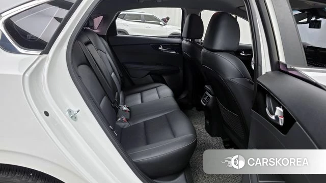 Kia The New K3 2nd generation 2022 Белый из Кореи, фото 3