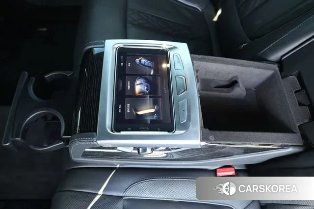 BMW 7 Series (G11) 2018 Серебристо-серый из Кореи, фото 3