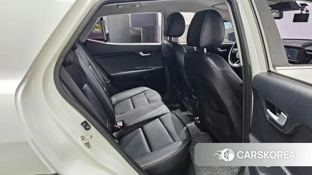 Kia Stonic 2018 Белый из Кореи, фото 3