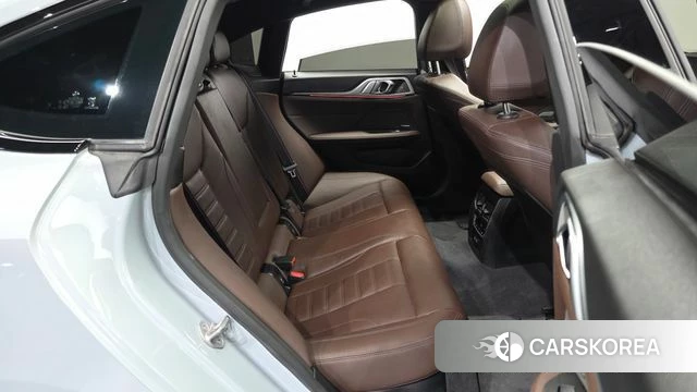 BMW i4 2025 Серебристо-серый из Кореи, фото 3