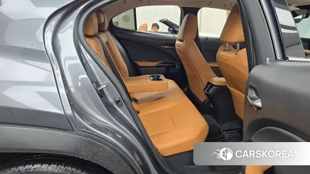 Lexus UX250h 2021 Серый из Кореи, фото 3
