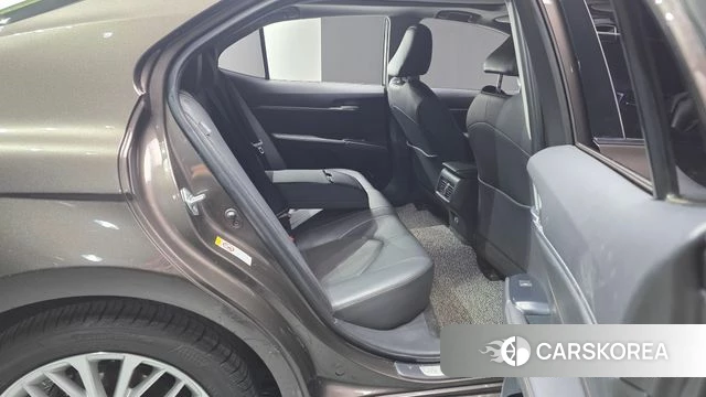 Toyota Camry (XV70) 2018 Коричневый из Кореи, фото 3