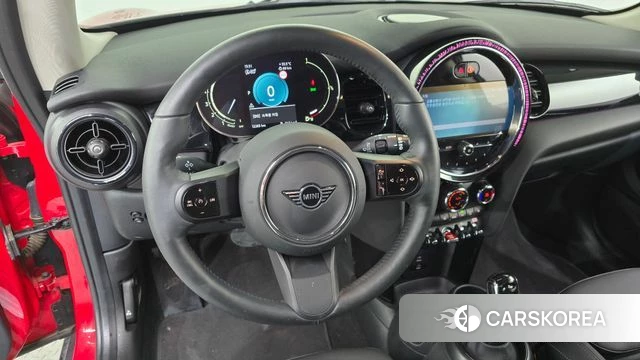 Mini Cooper 2023 Красный из Кореи, фото 3