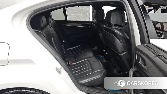 BMW 5 Series (G30) 2019 Белый из Кореи, фото 3