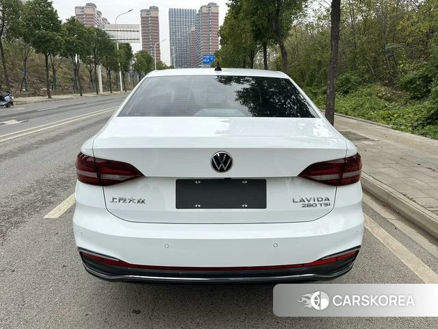 Volkswagen Lavida 2022 Белый из Китая, фото 3