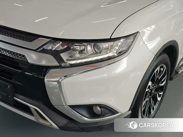 Mitsubishi  Outlander 2020 Белый из Китая, фото 3