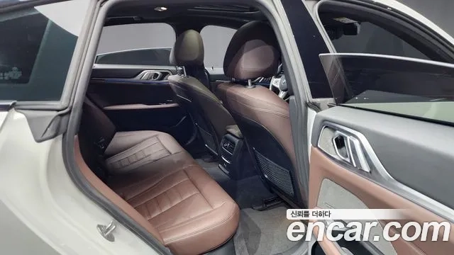 BMW i4 2022 Белый из Кореи, фото 3